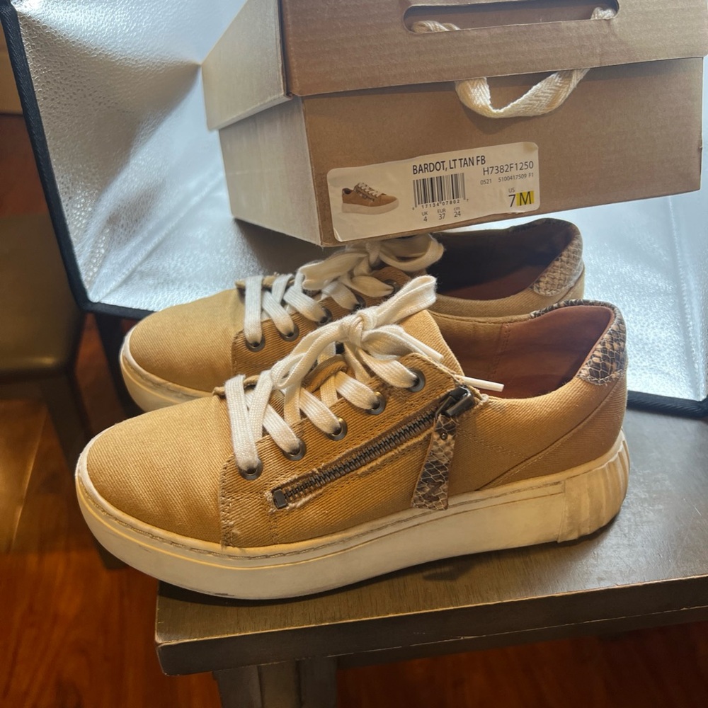 Bardot Tan Sneakers with Suede Texture and Side Zipper pre-owned